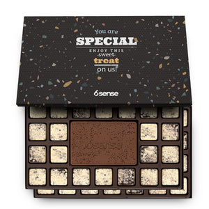 Centerpiece Set With Flavored Squares | 46-Pieces
